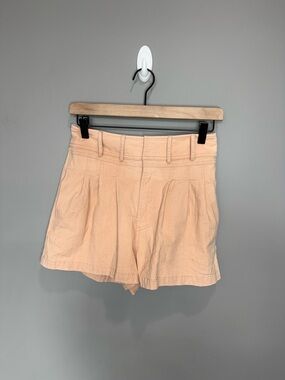 High-Waist Pleated Shorts in Peachy Beige Size‎ small